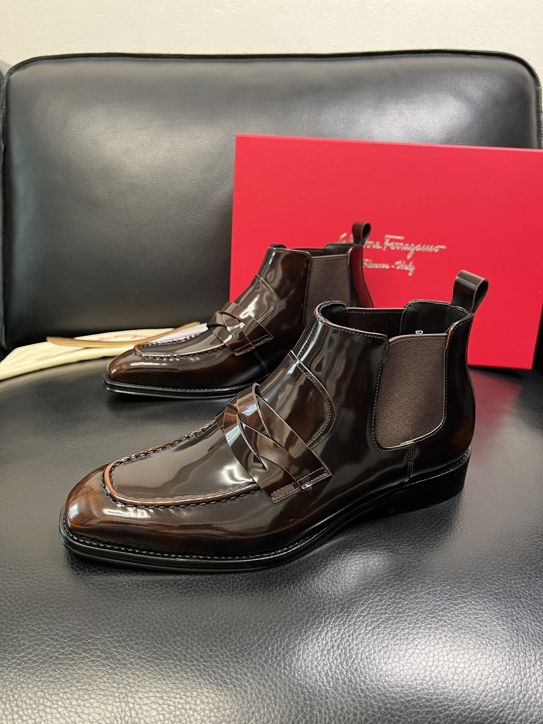 Ferragamo 高品质 顶级工艺品 菲拉格慕 靴子高帮专柜同步发售原厂配置，意大利进口原版牛皮，进口