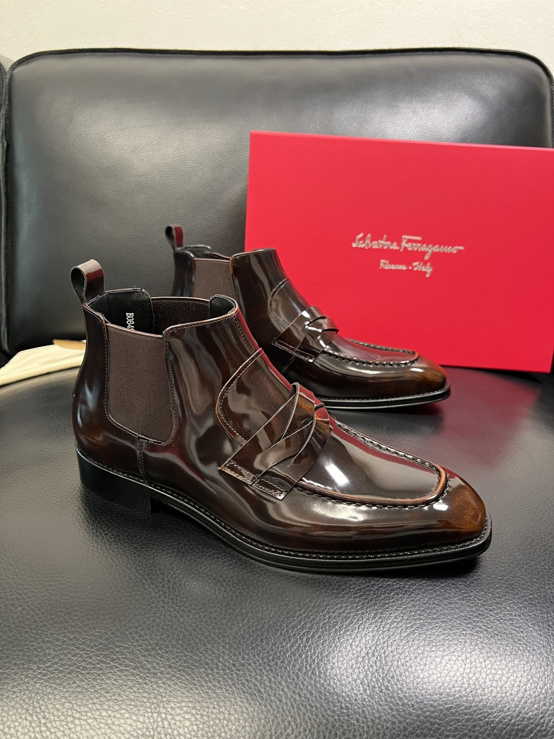 Ferragamo 高品质 顶级工艺品 菲拉格慕 靴子高帮专柜同步发售原厂配置，意大利进口原版牛皮，进口