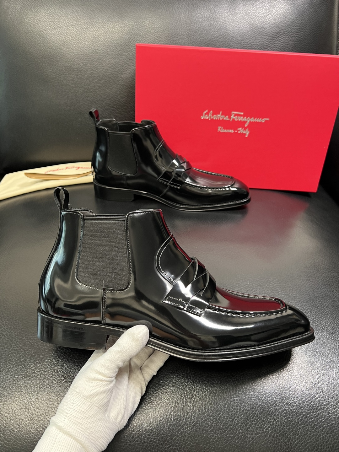 Ferragamo 高品质 顶级工艺品 菲拉格慕 靴子高帮专柜同步发售原厂配置，意大利进口原版牛皮，进口