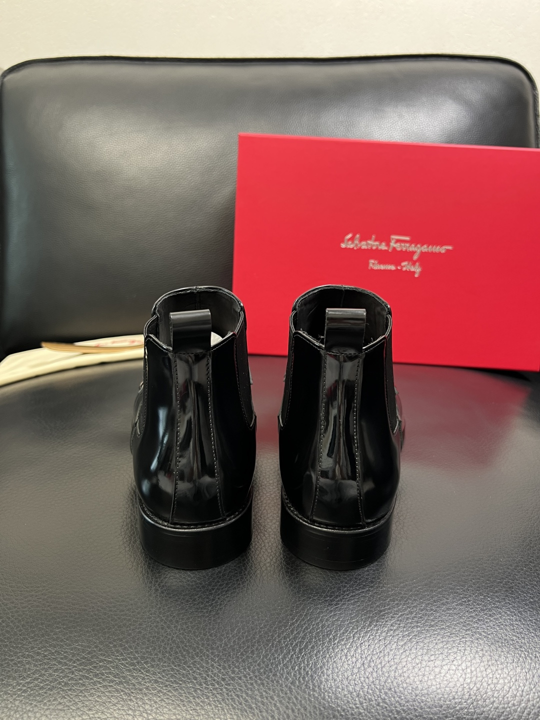 Ferragamo 高品质 顶级工艺品 菲拉格慕 靴子高帮专柜同步发售原厂配置，意大利进口原版牛皮，进口