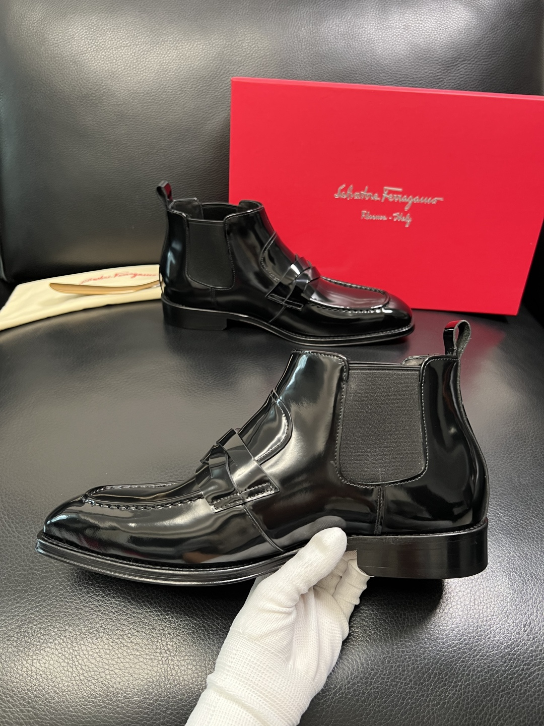 Ferragamo 高品质 顶级工艺品 菲拉格慕 靴子高帮专柜同步发售原厂配置，意大利进口原版牛皮，进口