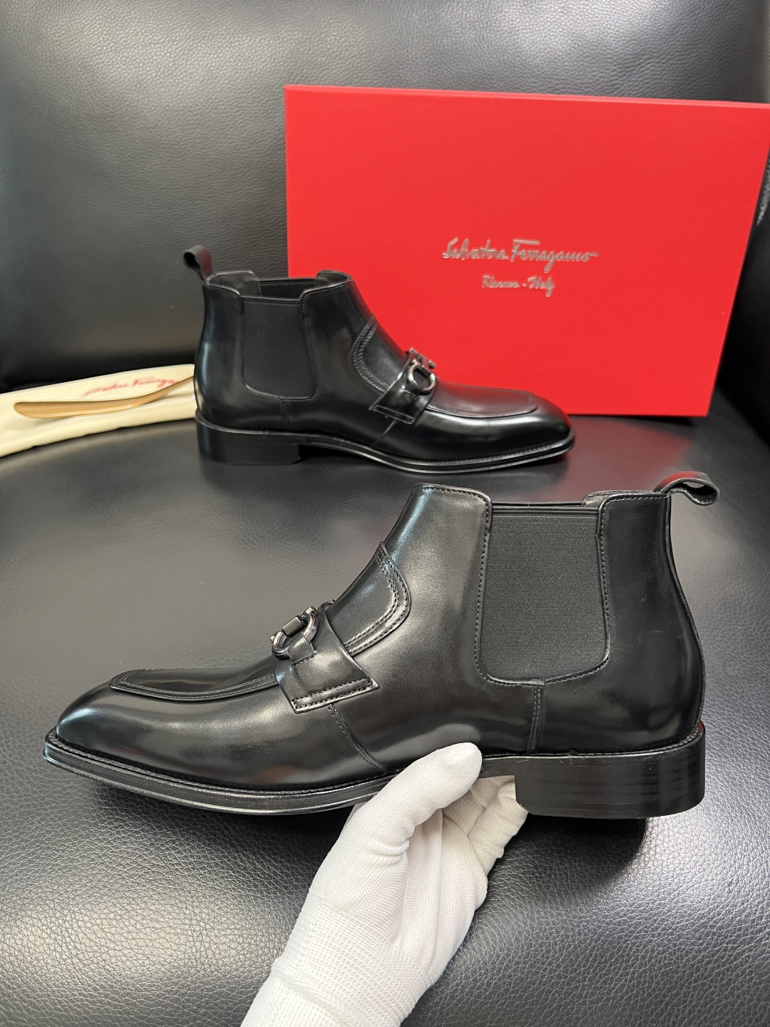 Ferragamo 高品质 顶级工艺品 菲拉格慕 靴子高帮专柜同步发售原厂配置，意大利进口原版牛皮，进口