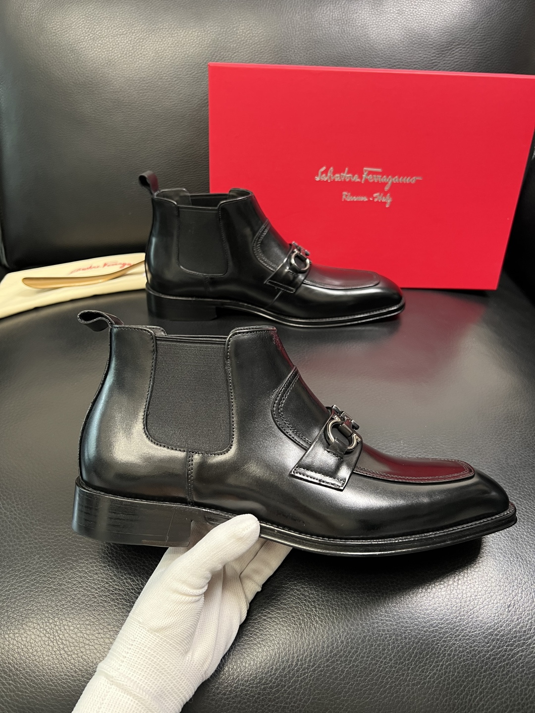 Ferragamo 高品质 顶级工艺品 菲拉格慕 靴子高帮专柜同步发售原厂配置，意大利进口原版牛皮，进口