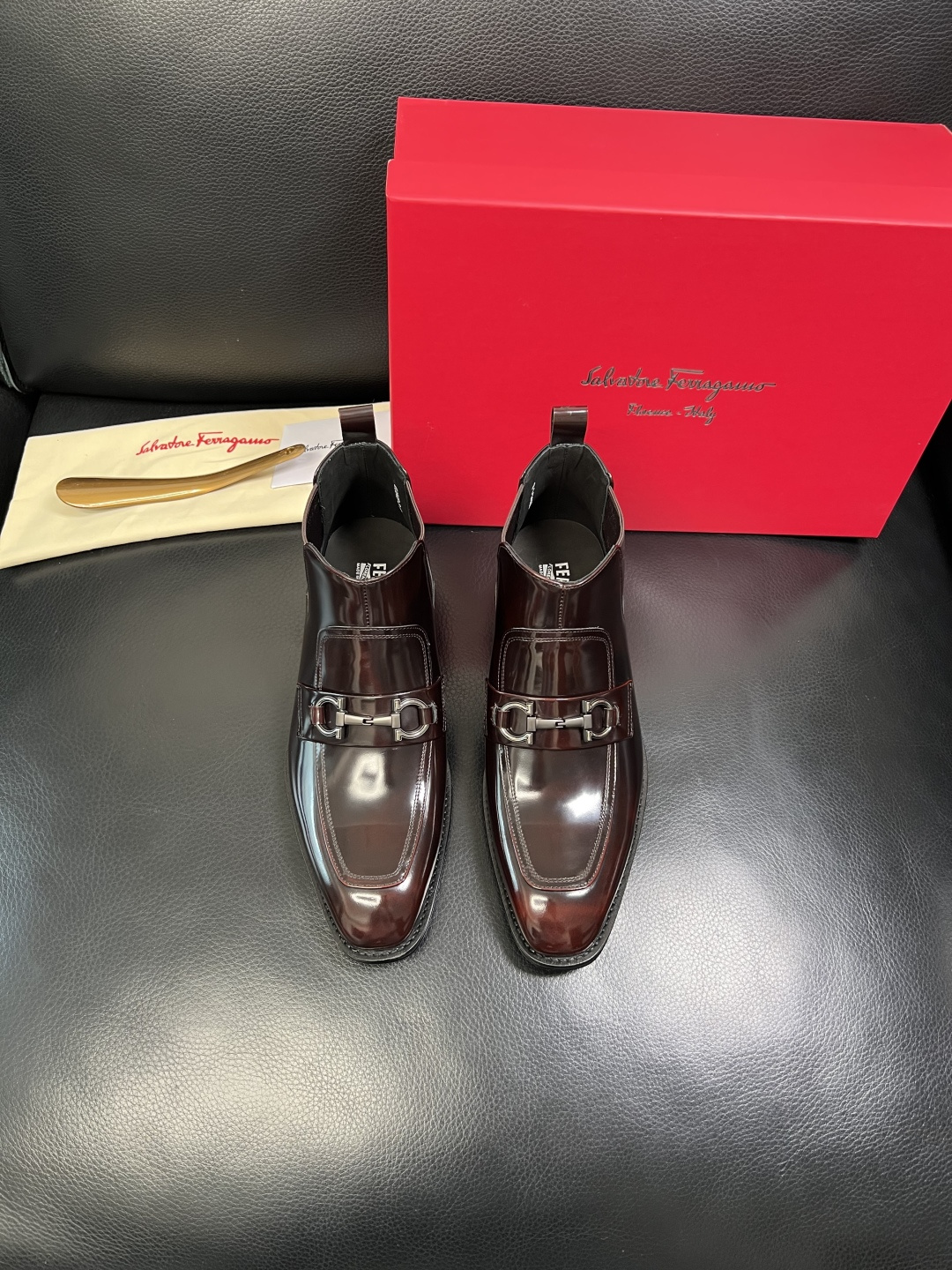 Ferragamo 高品质 顶级工艺品 菲拉格慕 靴子高帮专柜同步发售原厂配置，意大利进口原版牛皮，进口