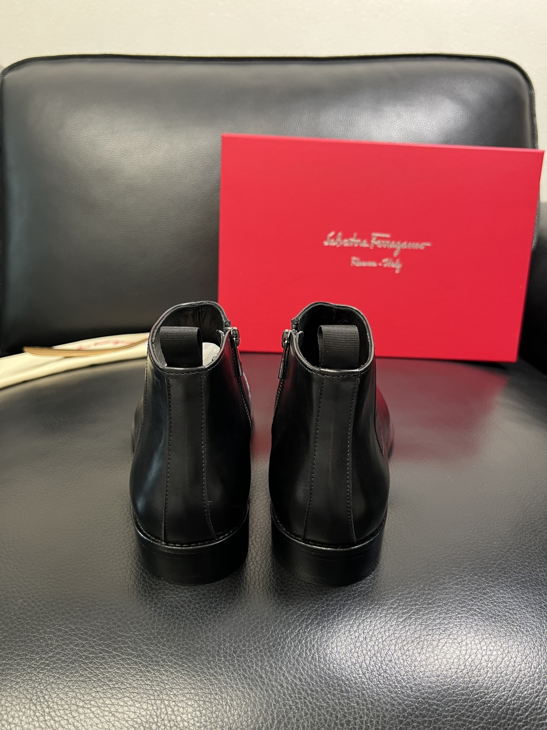 Ferragamo 高品质 顶级工艺品 菲拉格慕 靴子高帮专柜同步发售原厂配置，意大利进口原版牛皮，进口