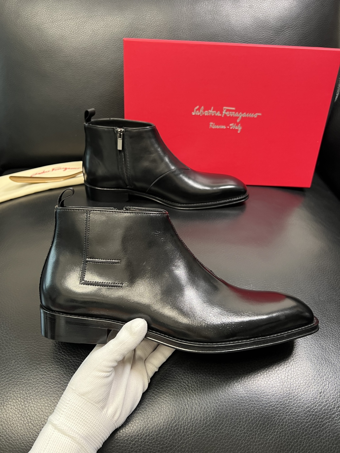 Ferragamo 高品质 顶级工艺品 菲拉格慕 靴子高帮专柜同步发售原厂配置，意大利进口原版牛皮，进口