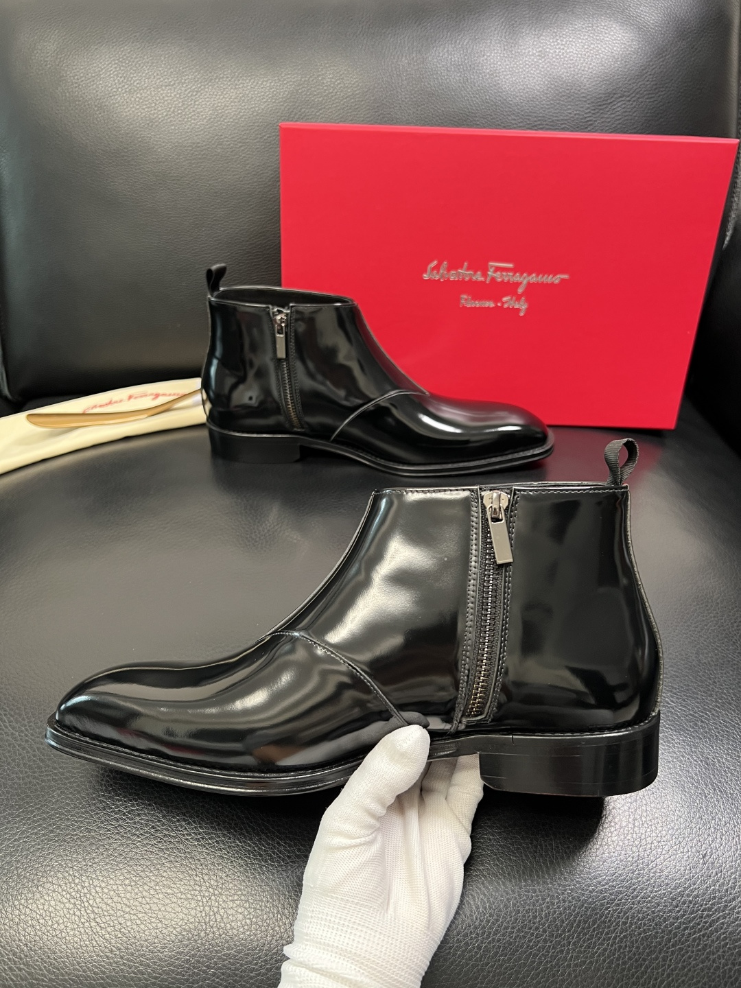 Ferragamo 高品质 顶级工艺品 菲拉格慕 靴子高帮专柜同步发售原厂配置，意大利进口原版牛皮，进口