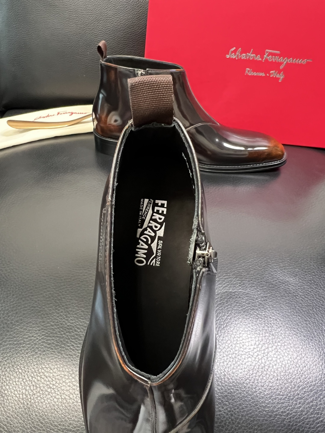 Ferragamo 高品质 顶级工艺品 菲拉格慕 靴子高帮专柜同步发售原厂配置，意大利进口原版牛皮，进口