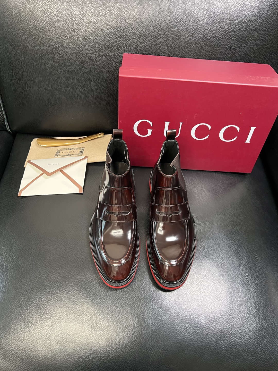 Gucci 高品质 顶级工艺品 古奇 皮鞋系列专柜同步 原厂配置，意大利进口原版牛皮，进口水染牛里 ，鞋