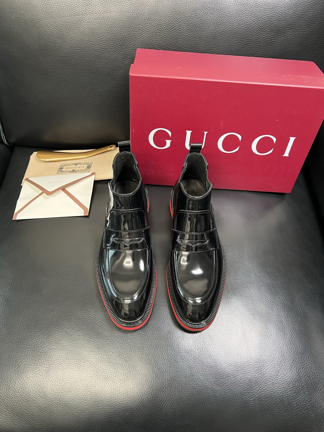 Gucci 高品质 顶级工艺品 古奇 皮鞋系列专柜同步 原厂配置，意大利进口原版牛皮，进口水染牛里 ，鞋