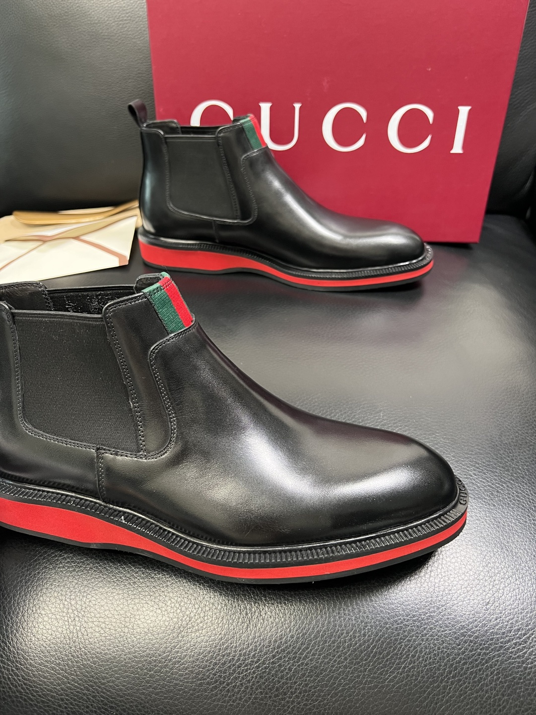 Gucci 高品质 顶级工艺品 古奇 皮鞋系列专柜同步 原厂配置，意大利进口原版牛皮，进口水染牛里 ，鞋