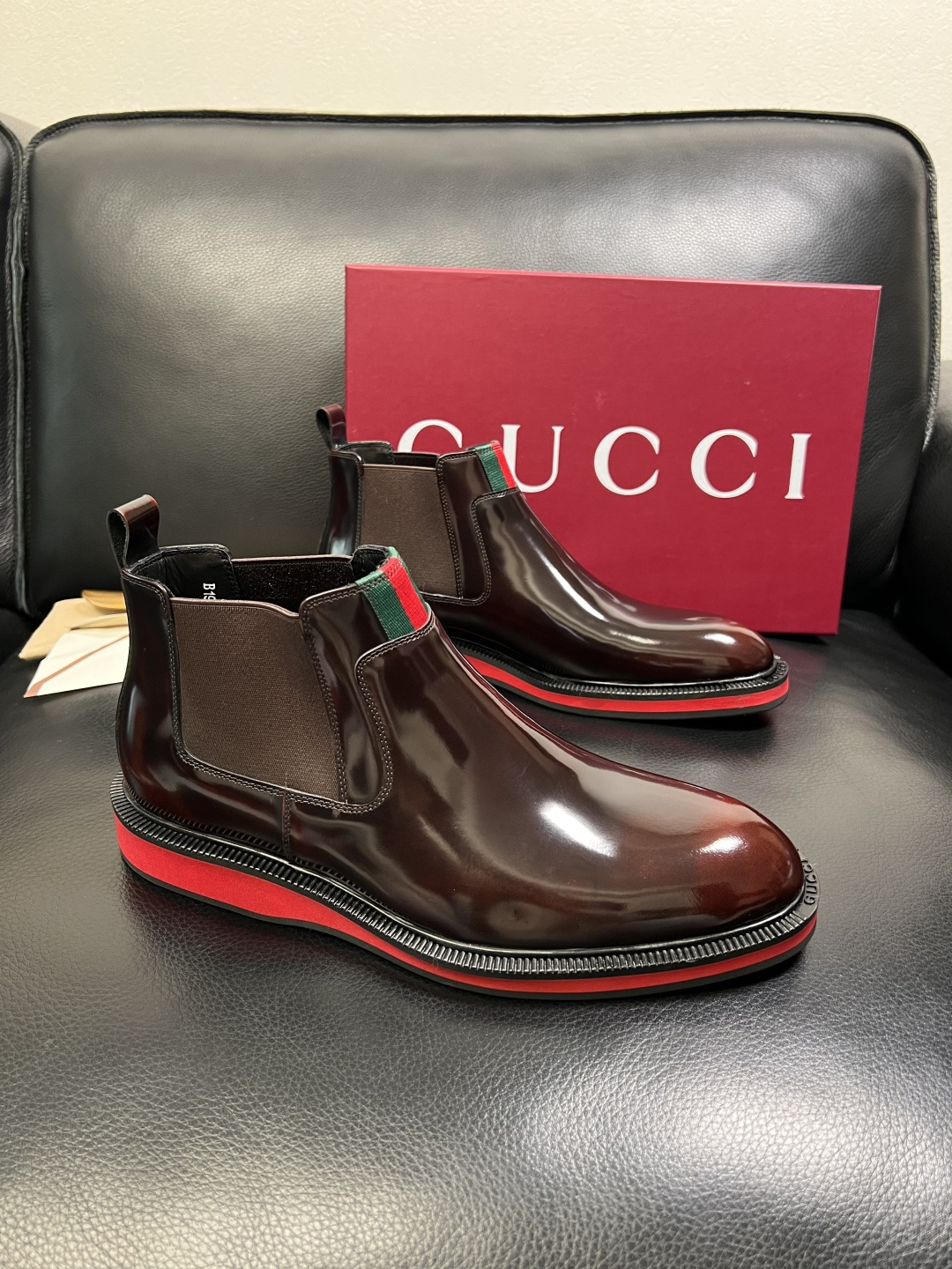 Gucci 高品质 顶级工艺品 古奇 皮鞋系列专柜同步 原厂配置，意大利进口原版牛皮，进口水染牛里 ，鞋