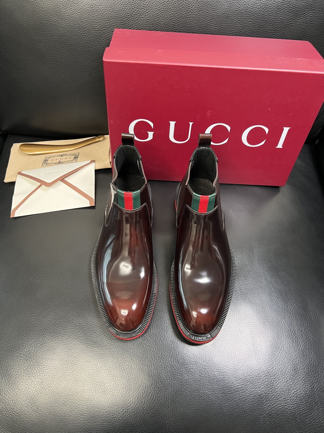 Gucci 高品质 顶级工艺品 古奇 皮鞋系列专柜同步 原厂配置，意大利进口原版牛皮，进口水染牛里 ，鞋