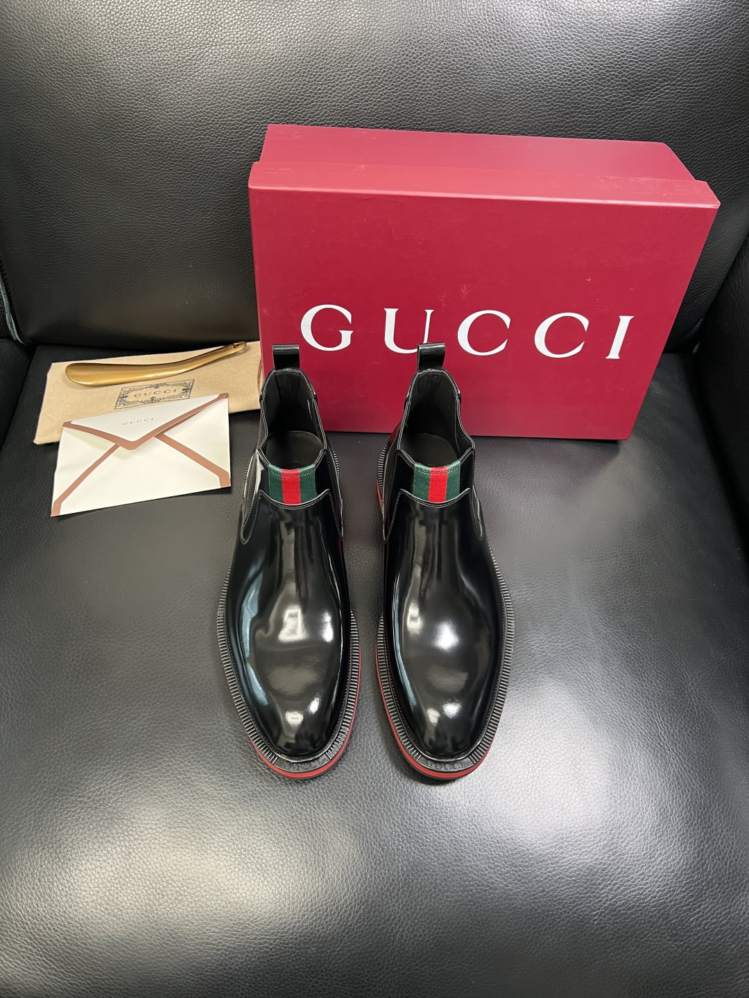 Gucci 高品质 顶级工艺品 古奇 皮鞋系列专柜同步 原厂配置，意大利进口原版牛皮，进口水染牛里 ，鞋