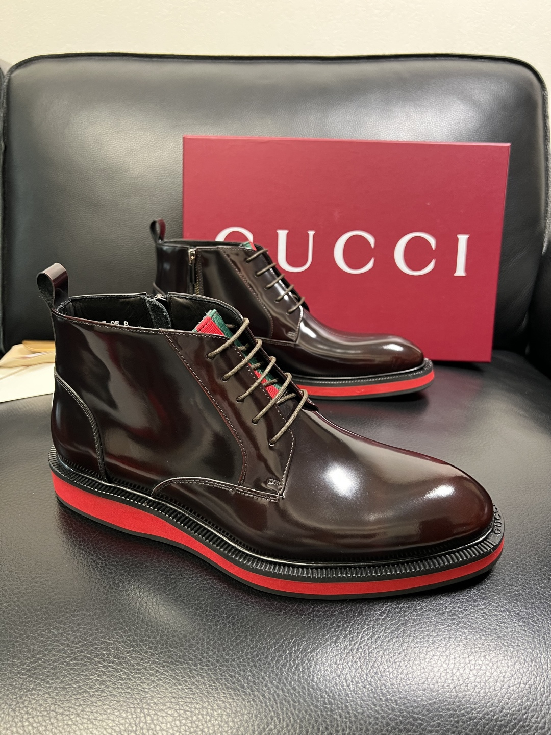 Gucci 高品质 顶级工艺品 古奇 皮鞋系列专柜同步 原厂配置，意大利进口原版牛皮，进口水染牛里 ，鞋