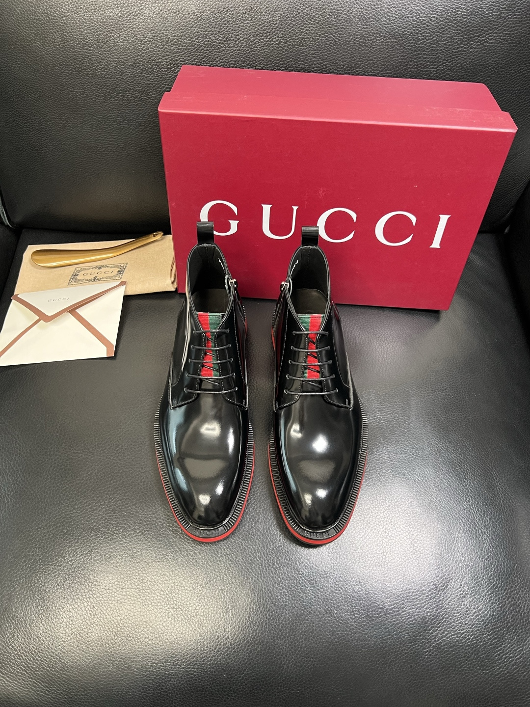 Gucci 高品质 顶级工艺品 古奇 皮鞋系列专柜同步 原厂配置，意大利进口原版牛皮，进口水染牛里 ，鞋