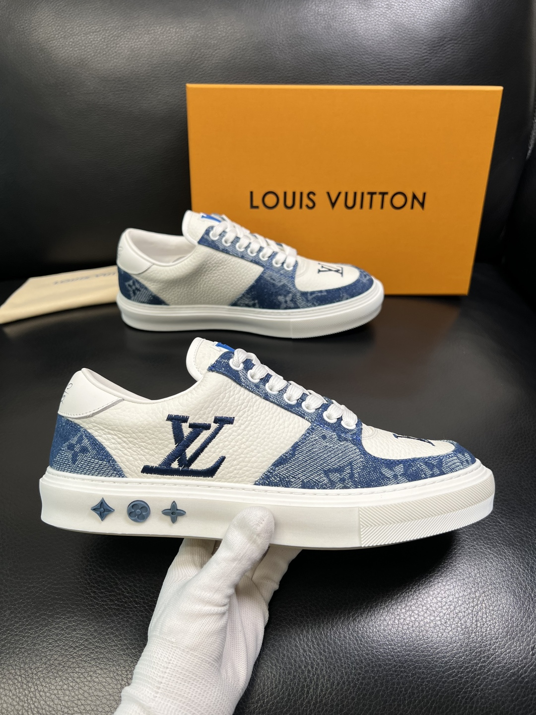 Lv 高品质 顶级工艺品 路易威登，运动板鞋专柜同步，鞋面意大利进口，高品质拼接缤纷色彩复杂工艺品，进口