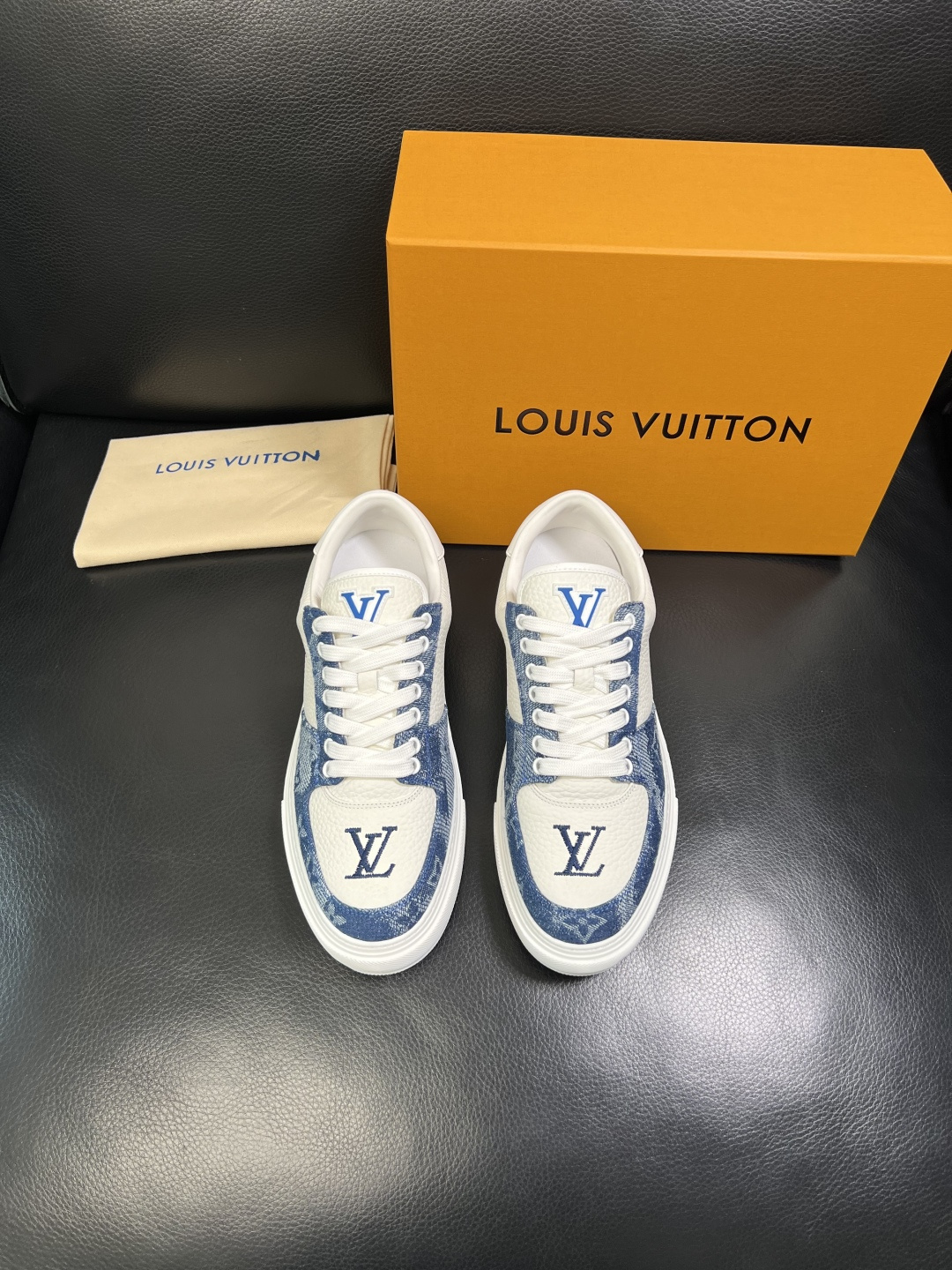 Lv 高品质 顶级工艺品 路易威登，运动板鞋专柜同步，鞋面意大利进口，高品质拼接缤纷色彩复杂工艺品，进口