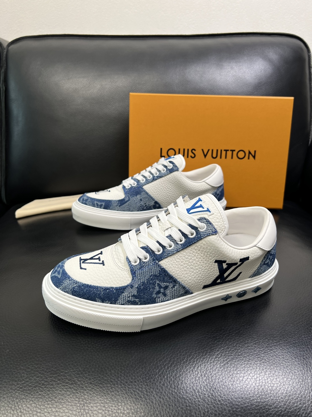 Lv 高品质 顶级工艺品 路易威登，运动板鞋专柜同步，鞋面意大利进口，高品质拼接缤纷色彩复杂工艺品，进口