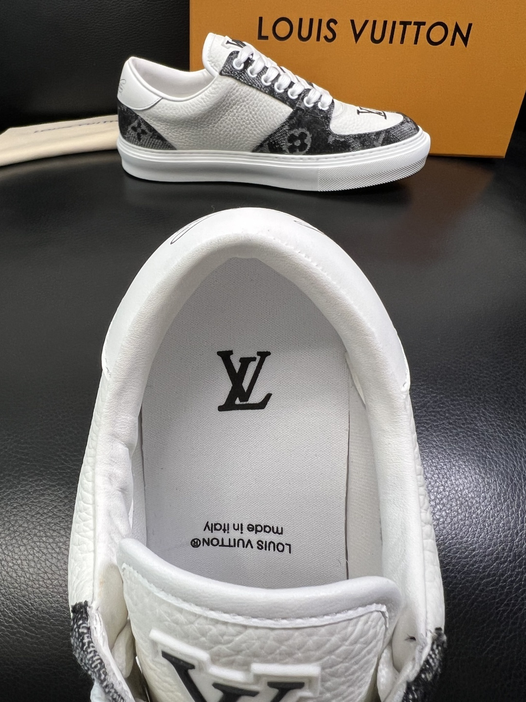 Lv 高品质 顶级工艺品 路易威登，运动板鞋专柜同步，鞋面意大利进口，高品质拼接缤纷色彩复杂工艺品，进口