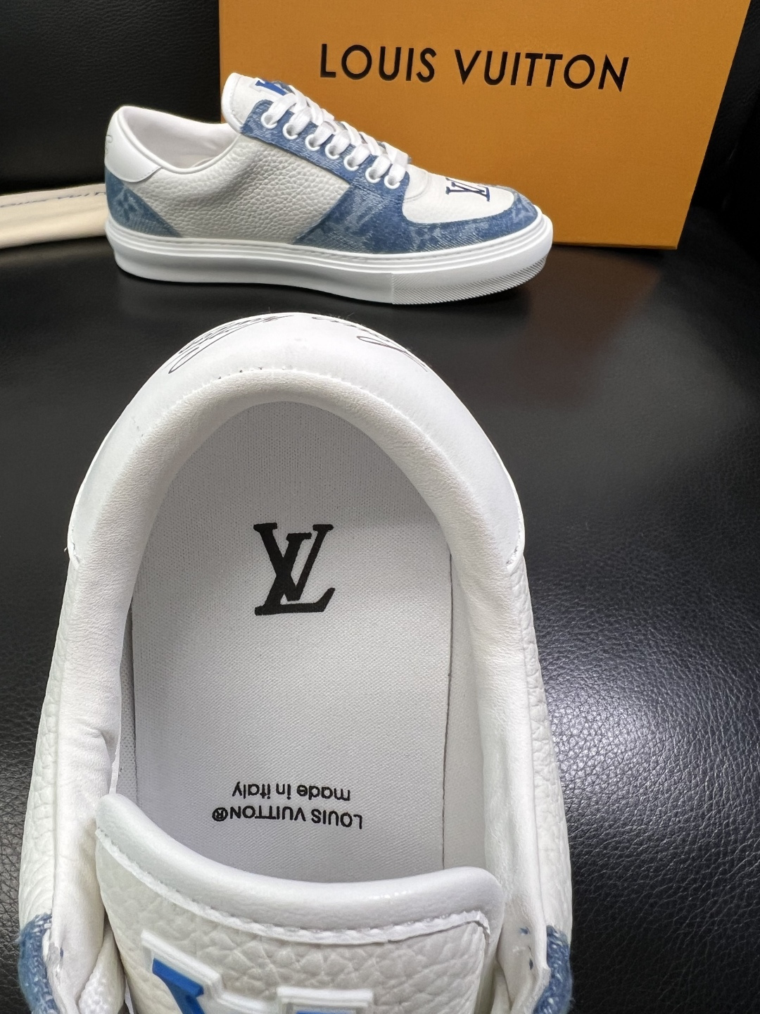 Lv 高品质 顶级工艺品 路易威登，运动板鞋专柜同步，鞋面意大利进口，高品质拼接缤纷色彩复杂工艺品，进口