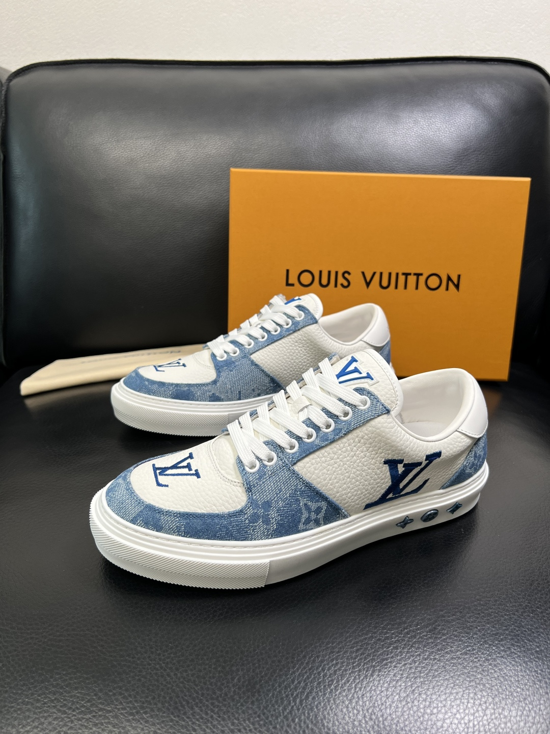 Lv 高品质 顶级工艺品 路易威登，运动板鞋专柜同步，鞋面意大利进口，高品质拼接缤纷色彩复杂工艺品，进口