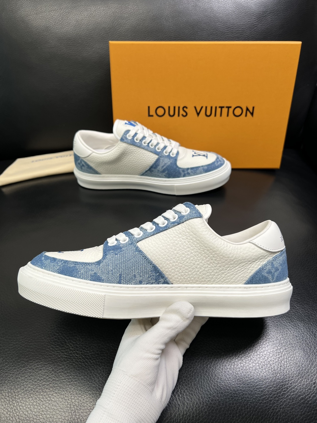 Lv 高品质 顶级工艺品 路易威登，运动板鞋专柜同步，鞋面意大利进口，高品质拼接缤纷色彩复杂工艺品，进口