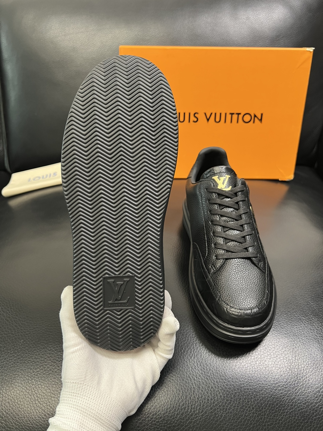 Lv 高品质 顶级工艺品 路易威登，运动板鞋专柜同步，鞋面意大利进口，高品质拼接缤纷色彩复杂工艺品，进口