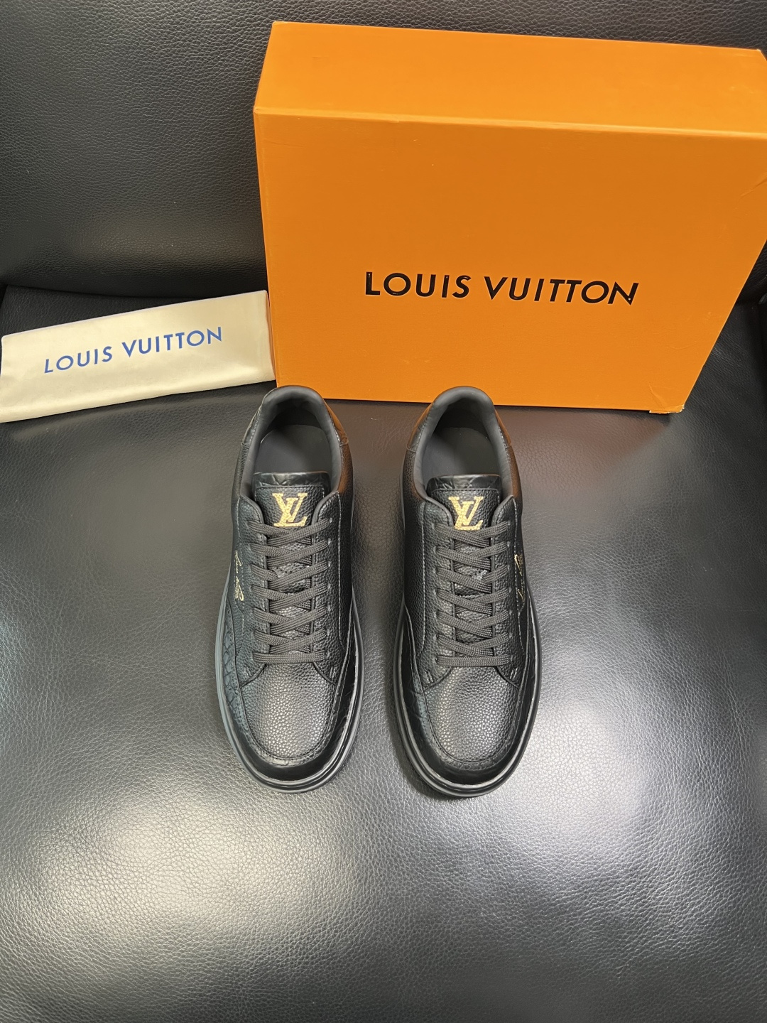 Lv 高品质 顶级工艺品 路易威登，运动板鞋专柜同步，鞋面意大利进口，高品质拼接缤纷色彩复杂工艺品，进口