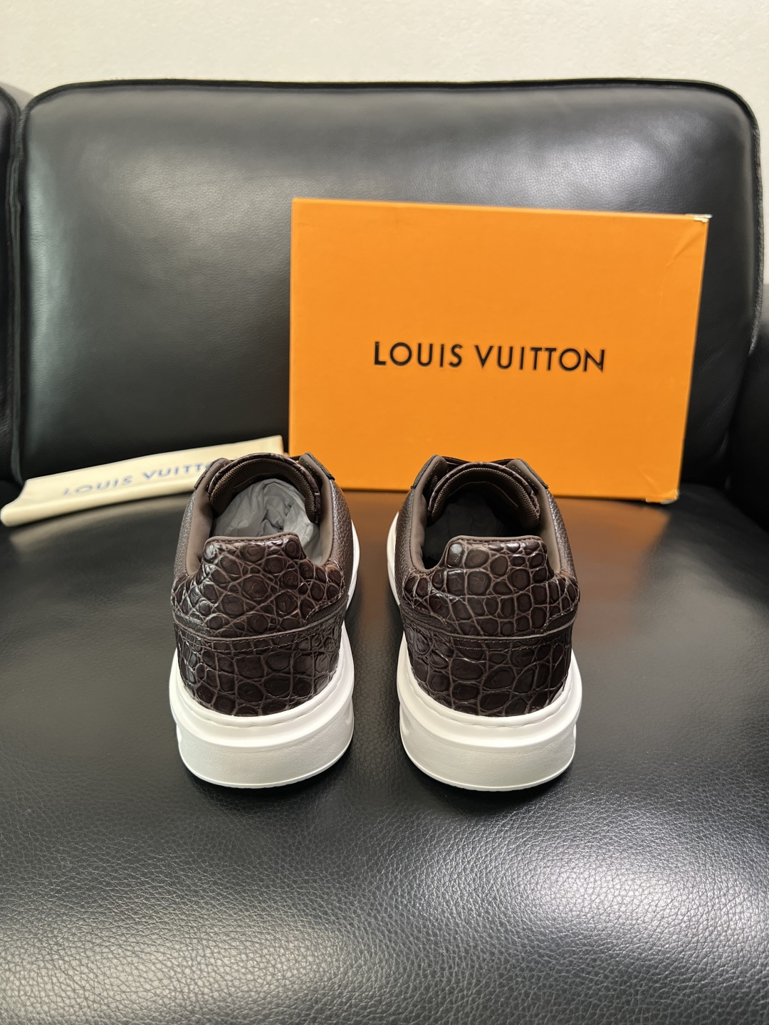 Lv 高品质 顶级工艺品 路易威登，运动板鞋专柜同步，鞋面意大利进口，高品质拼接缤纷色彩复杂工艺品，进口