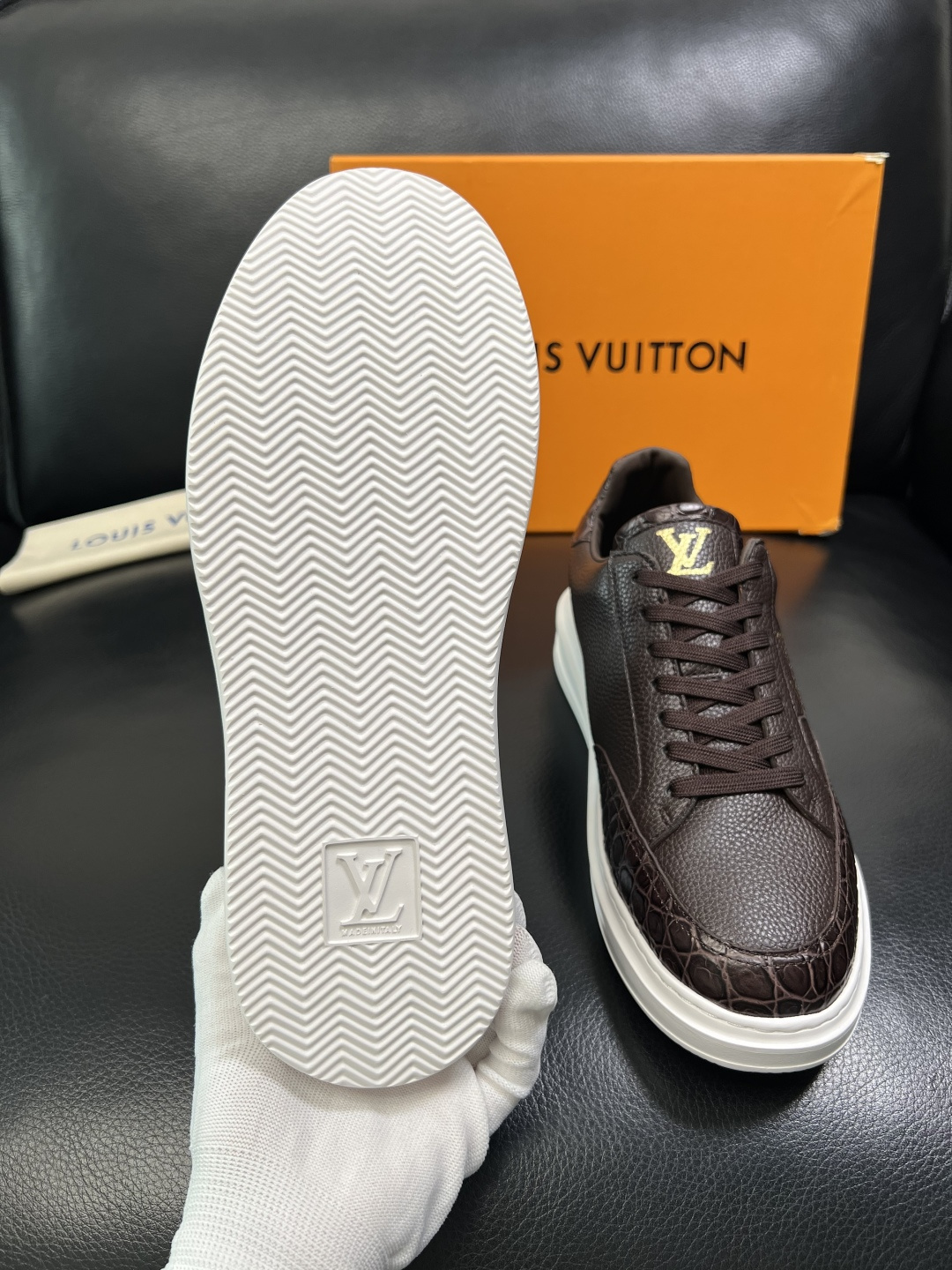 Lv 高品质 顶级工艺品 路易威登，运动板鞋专柜同步，鞋面意大利进口，高品质拼接缤纷色彩复杂工艺品，进口