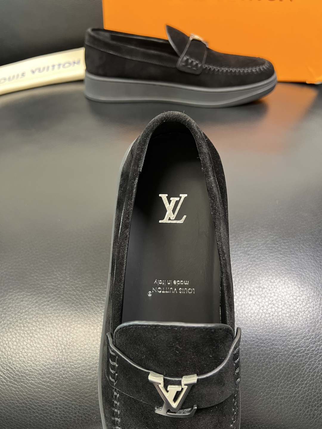 Lv 高品质 顶级工艺品 路易威登，运动板鞋专柜同步，鞋面意大利进口，高品质拼接缤纷色彩复杂工艺品，进口