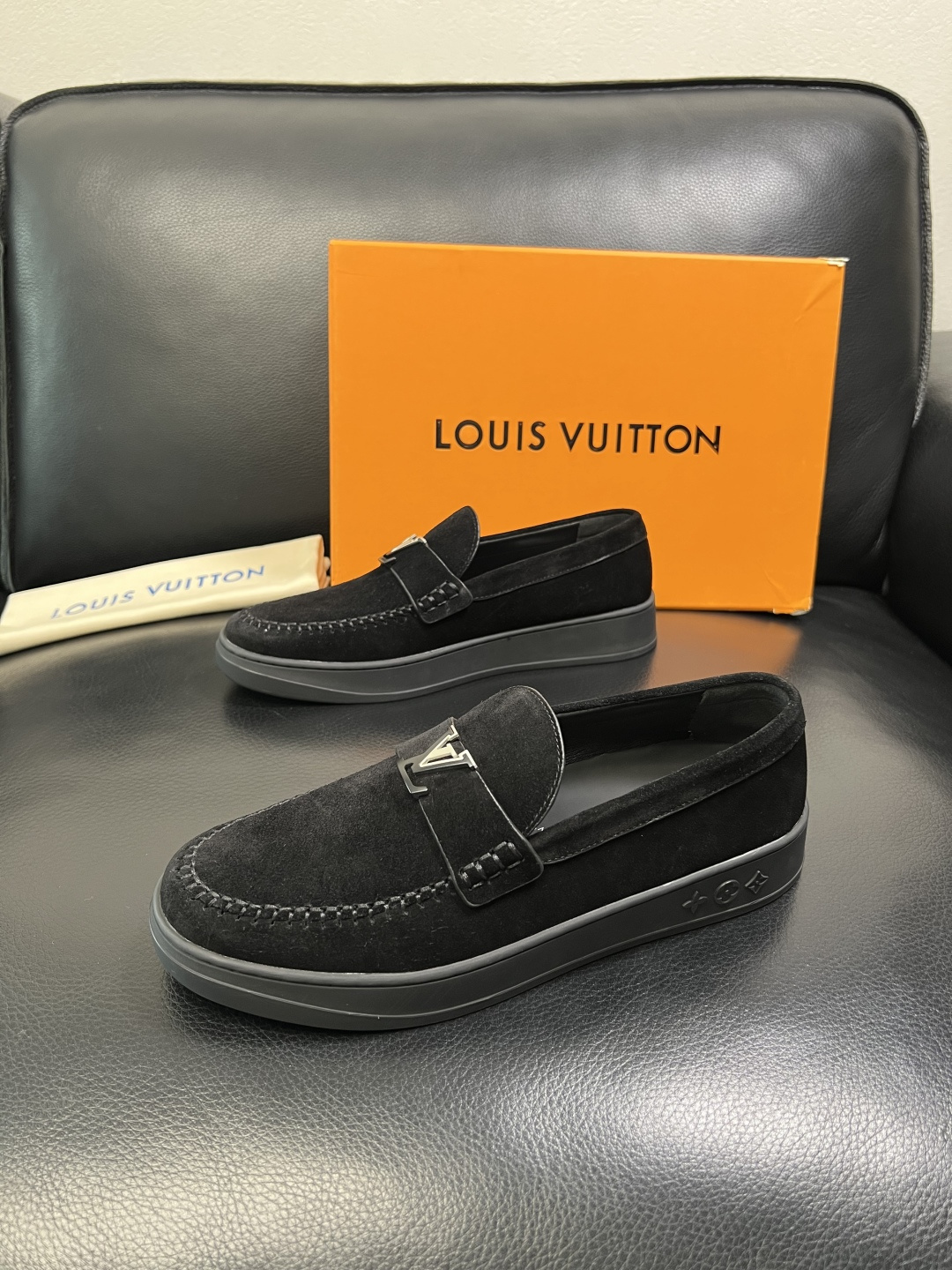 Lv 高品质 顶级工艺品 路易威登，运动板鞋专柜同步，鞋面意大利进口，高品质拼接缤纷色彩复杂工艺品，进口