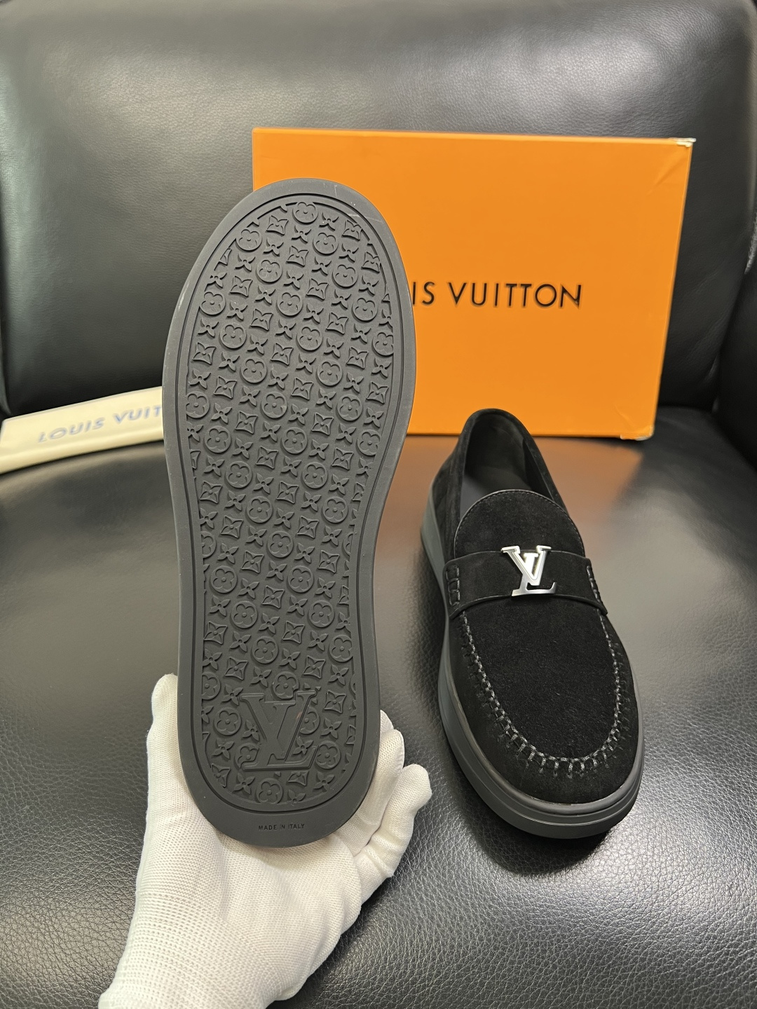 Lv 高品质 顶级工艺品 路易威登，运动板鞋专柜同步，鞋面意大利进口，高品质拼接缤纷色彩复杂工艺品，进口