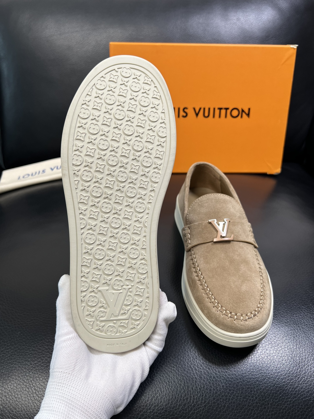 Lv 高品质 顶级工艺品 路易威登，运动板鞋专柜同步，鞋面意大利进口，高品质拼接缤纷色彩复杂工艺品，进口