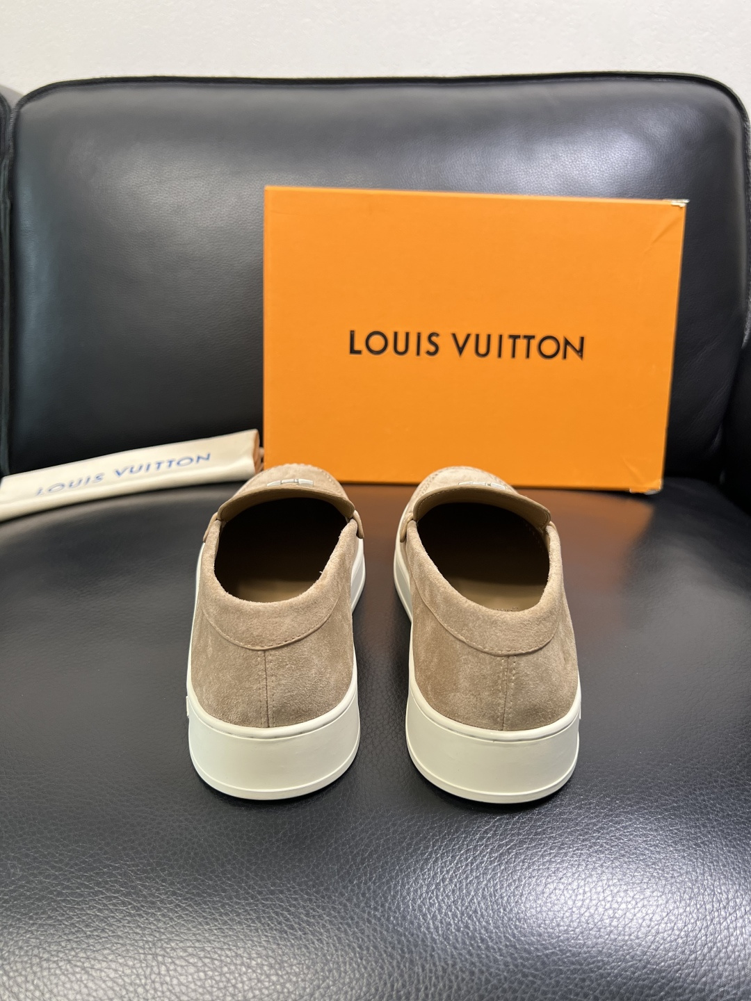 Lv 高品质 顶级工艺品 路易威登，运动板鞋专柜同步，鞋面意大利进口，高品质拼接缤纷色彩复杂工艺品，进口