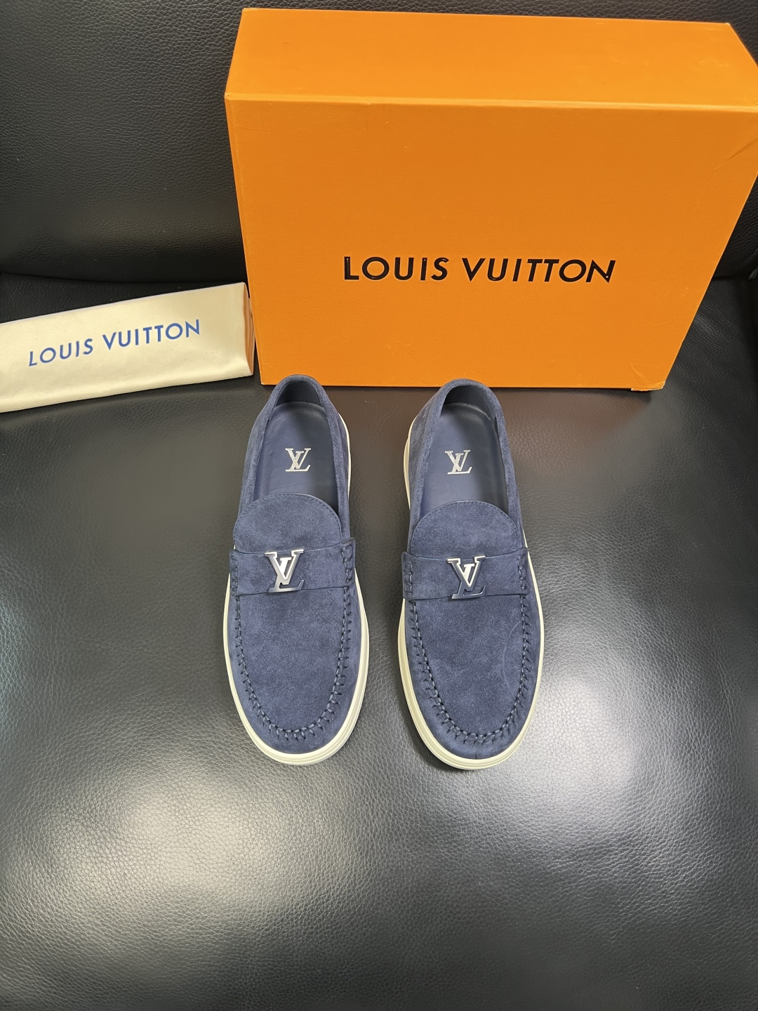 Lv 高品质 顶级工艺品 路易威登，运动板鞋专柜同步，鞋面意大利进口，高品质拼接缤纷色彩复杂工艺品，进口