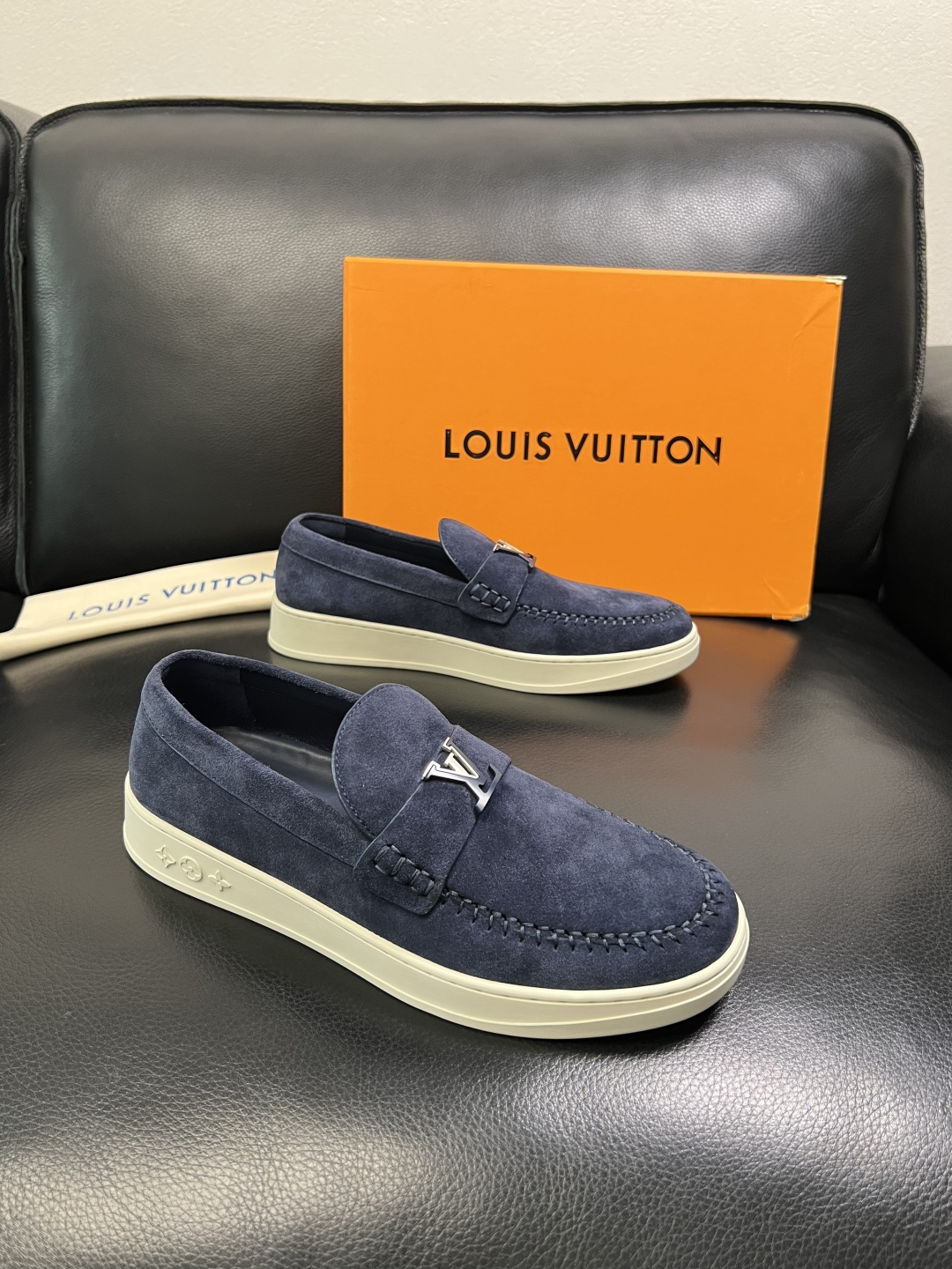 Lv 高品质 顶级工艺品 路易威登，运动板鞋专柜同步，鞋面意大利进口，高品质拼接缤纷色彩复杂工艺品，进口