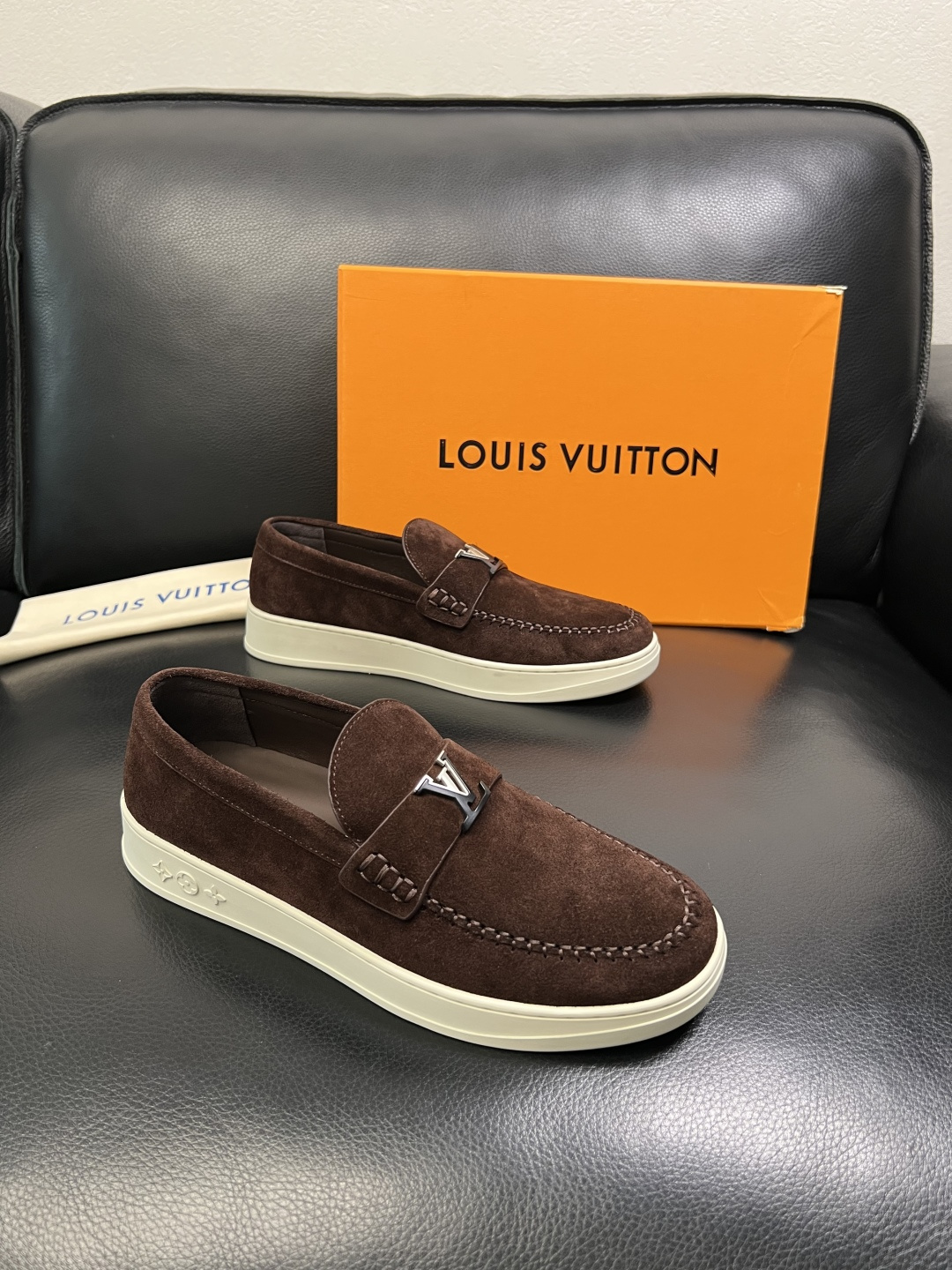 Lv 高品质 顶级工艺品 路易威登，运动板鞋专柜同步，鞋面意大利进口，高品质拼接缤纷色彩复杂工艺品，进口