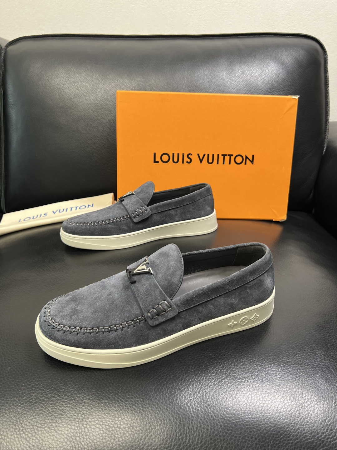 Lv 高品质 顶级工艺品 路易威登，运动板鞋专柜同步，鞋面意大利进口，高品质拼接缤纷色彩复杂工艺品，进口