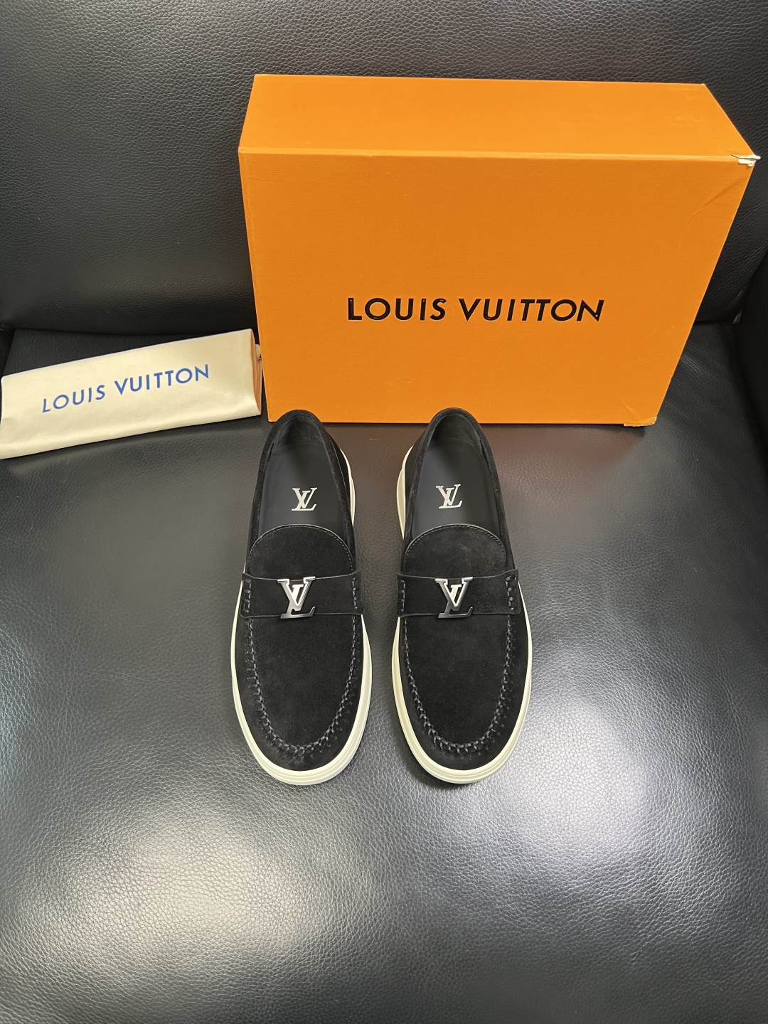Lv 高品质 顶级工艺品 路易威登，运动板鞋专柜同步，鞋面意大利进口，高品质拼接缤纷色彩复杂工艺品，进口