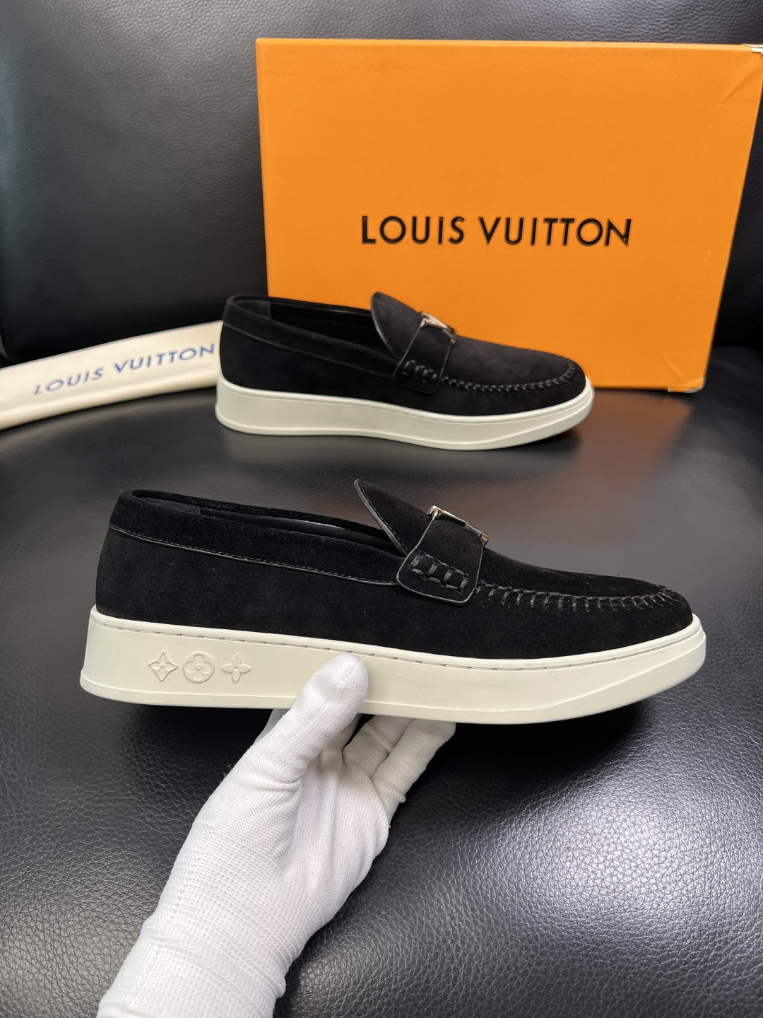 Lv 高品质 顶级工艺品 路易威登，运动板鞋专柜同步，鞋面意大利进口，高品质拼接缤纷色彩复杂工艺品，进口