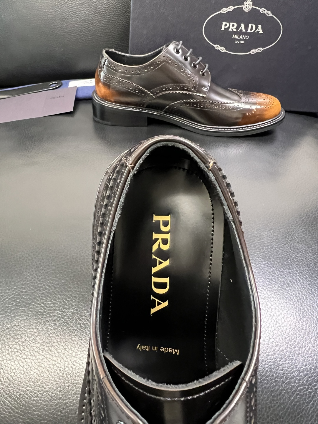 PRADA 高品质 顶级工艺品 普拉达 皮鞋专柜同步 原厂配置，意大利进口原版牛皮面料，透气舒适进口水染