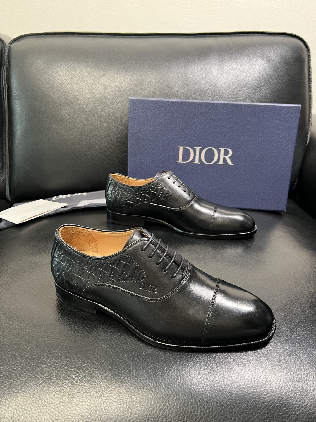 Dior 高品质 顶级工艺品 迪奥 皮鞋系列专柜同步原厂配置，意大利进口牛皮，全进口水染牛皮里垫，鞋底：