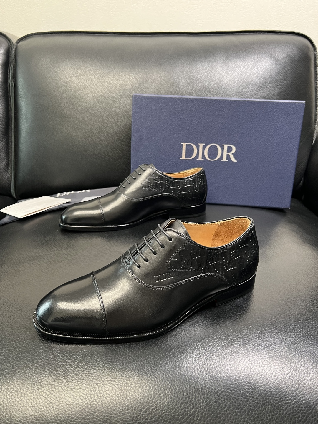 Dior 高品质 顶级工艺品 迪奥 皮鞋系列专柜同步原厂配置，意大利进口牛皮，全进口水染牛皮里垫，鞋底：