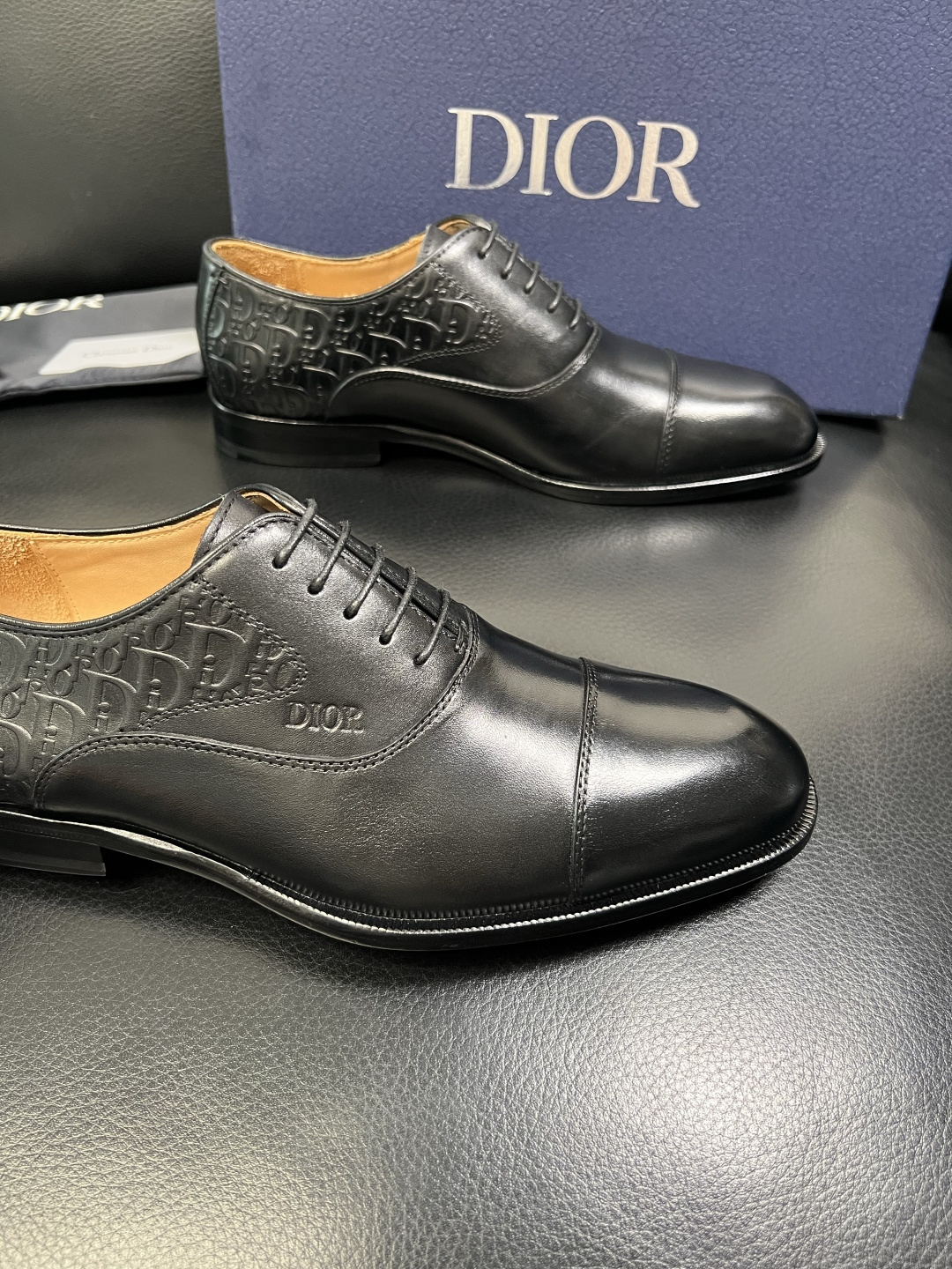 Dior 高品质 顶级工艺品 迪奥 皮鞋系列专柜同步原厂配置，意大利进口牛皮，全进口水染牛皮里垫，鞋底：