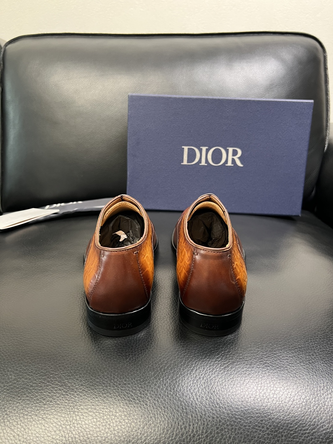 Dior 高品质 顶级工艺品 迪奥 皮鞋系列专柜同步原厂配置，意大利进口牛皮，全进口水染牛皮里垫，鞋底：