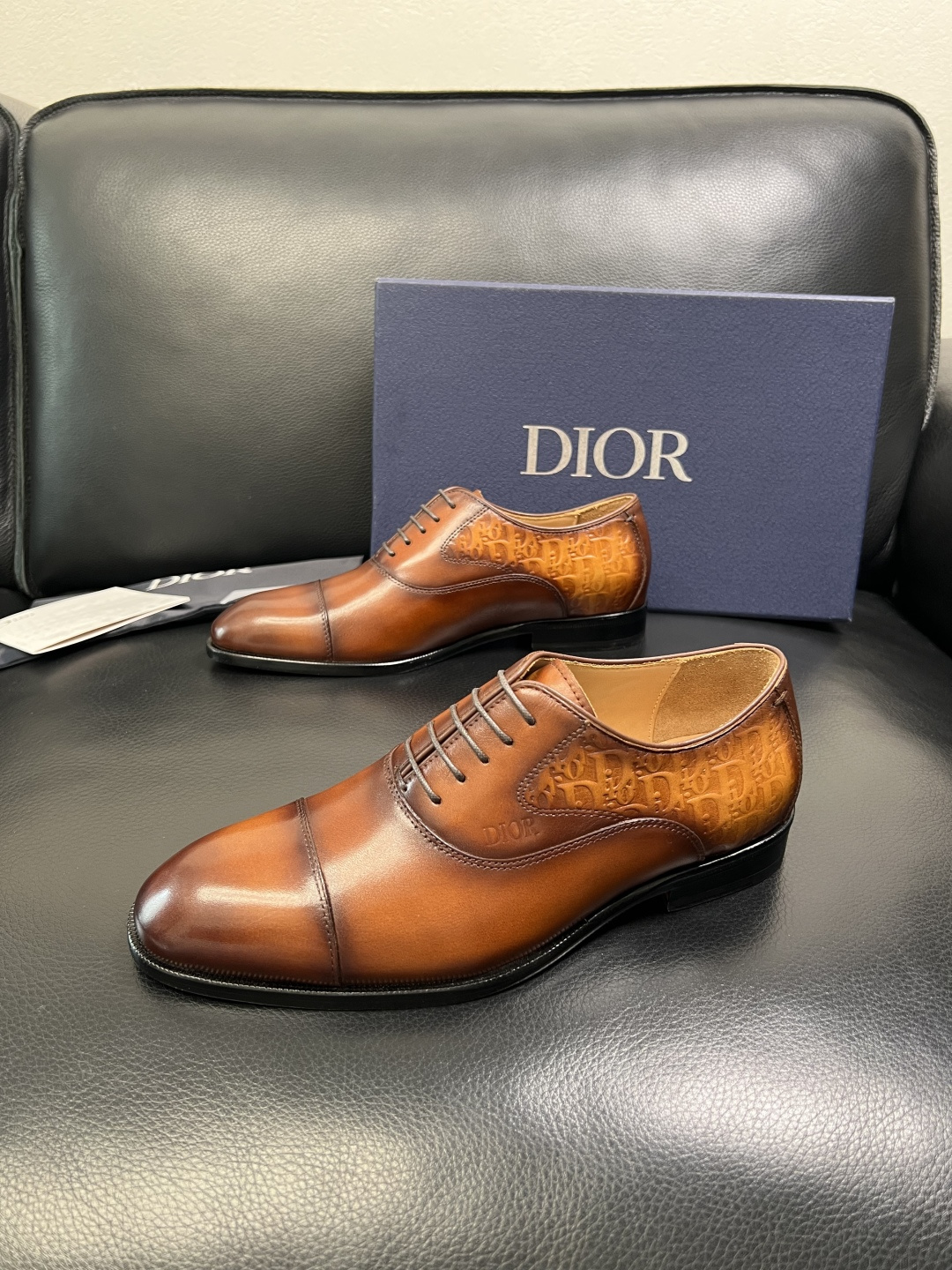 Dior 高品质 顶级工艺品 迪奥 皮鞋系列专柜同步原厂配置，意大利进口牛皮，全进口水染牛皮里垫，鞋底：