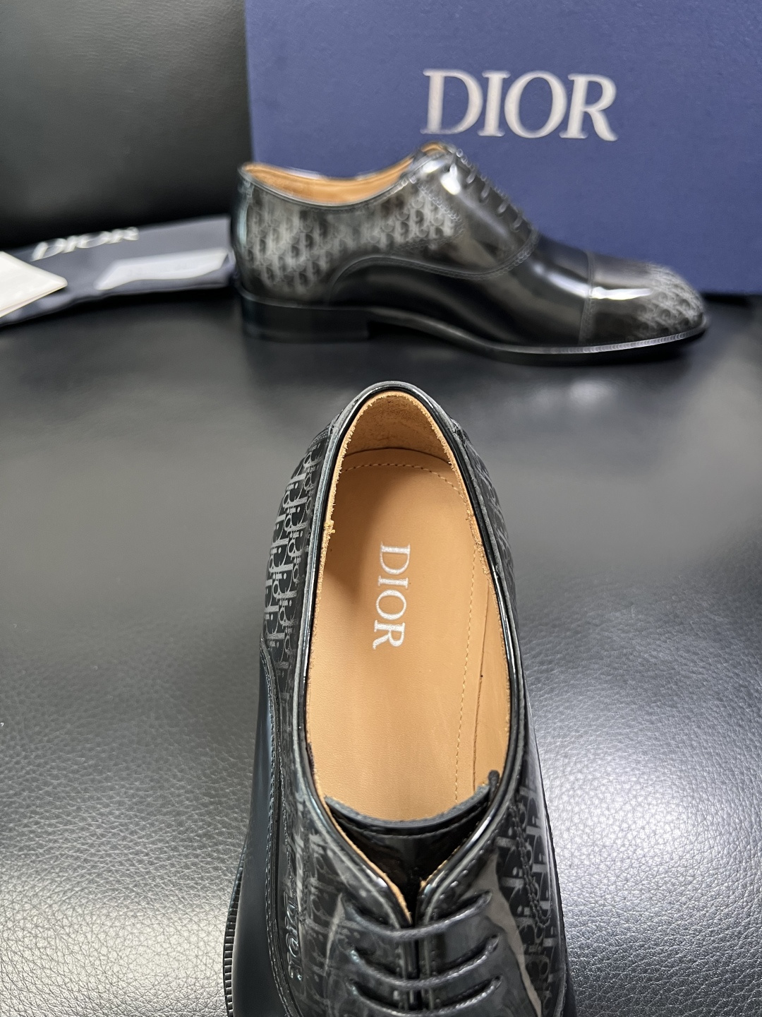 Dior 高品质 顶级工艺品 迪奥 皮鞋系列专柜同步原厂配置，意大利进口牛皮，全进口水染牛皮里垫，鞋底：