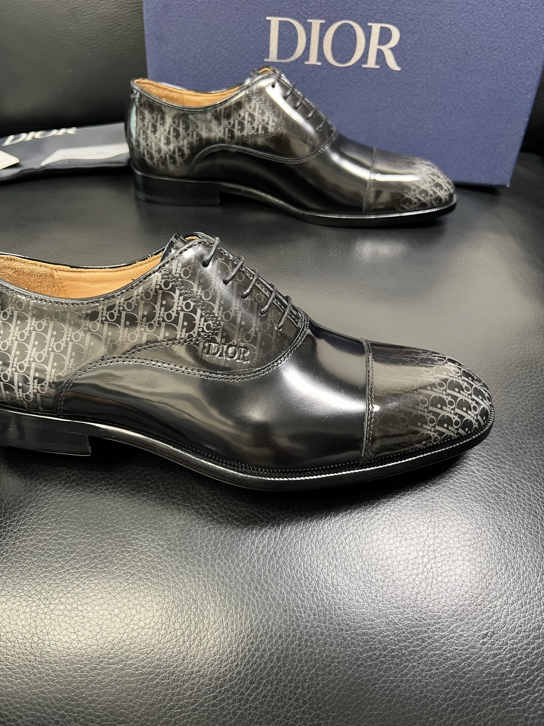 Dior 高品质 顶级工艺品 迪奥 皮鞋系列专柜同步原厂配置，意大利进口牛皮，全进口水染牛皮里垫，鞋底：